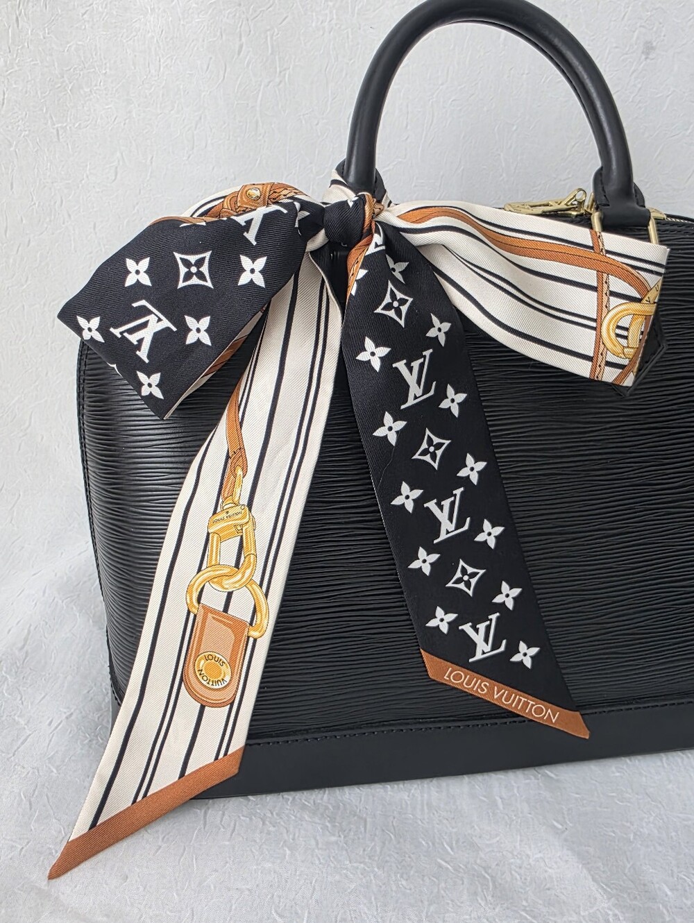 Auth Louis Vuitton Monogram Ultimate BB Silk Bandeau Scarf